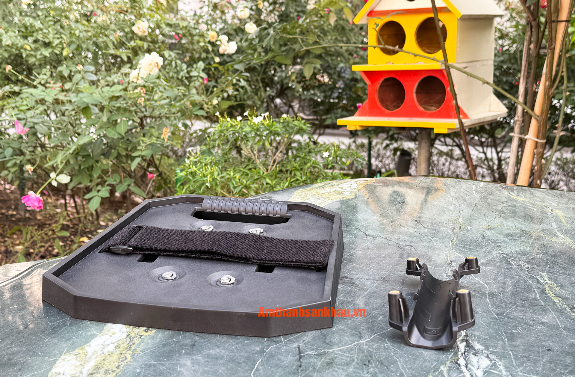 Khay loa Everse 8-Tray đen