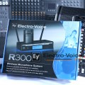 Bộ Micro cài đầu Electro Voice R300-E